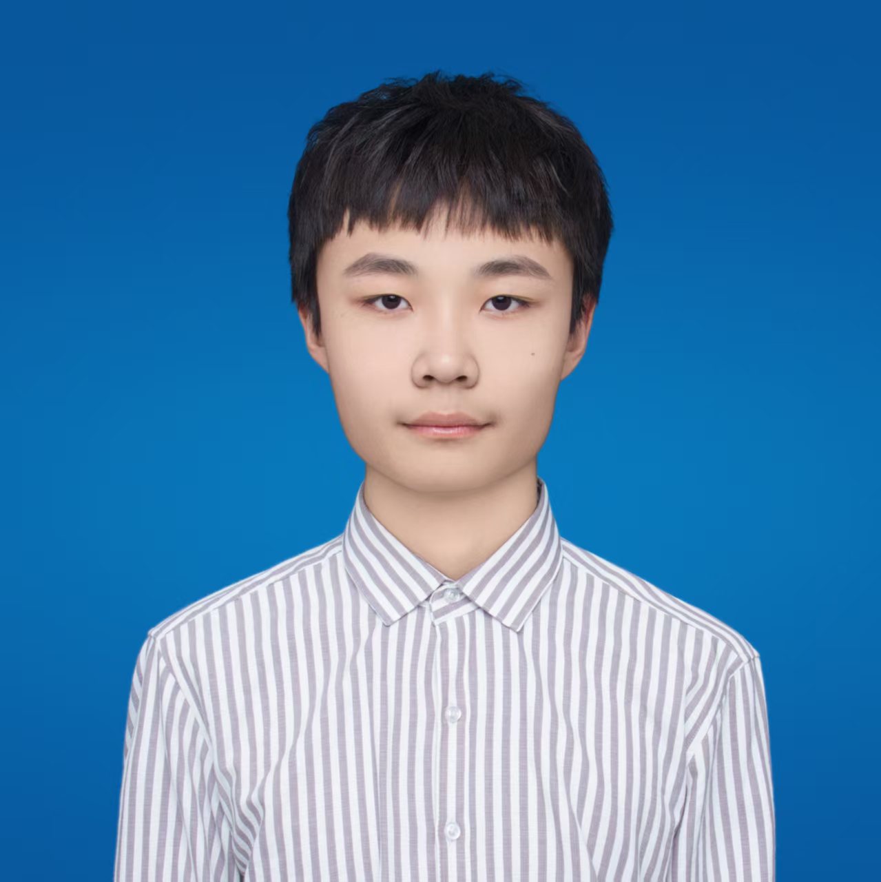 许子涵证件照