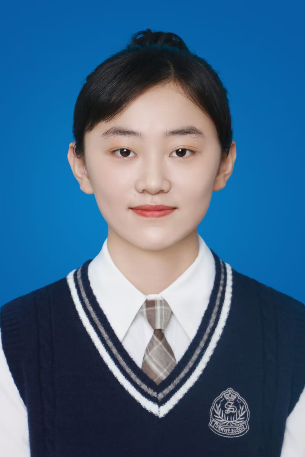 陈昕淼证件照