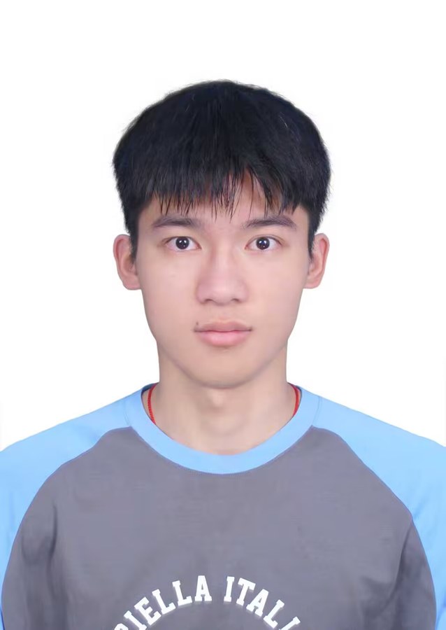 黄良驹证件照